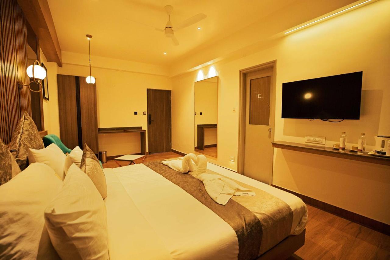 Livaana Hotel Мисор Екстериор снимка