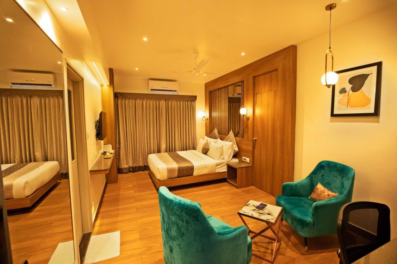 Livaana Hotel Мисор Екстериор снимка